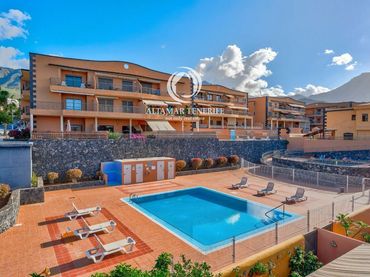 Casa a schiera con piscina in vendita a LA Botavara