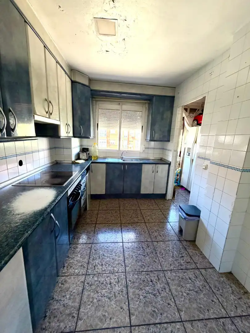 Kitchen of Flat for sale in Madrid  with Air Conditioner, Heating and Storage room