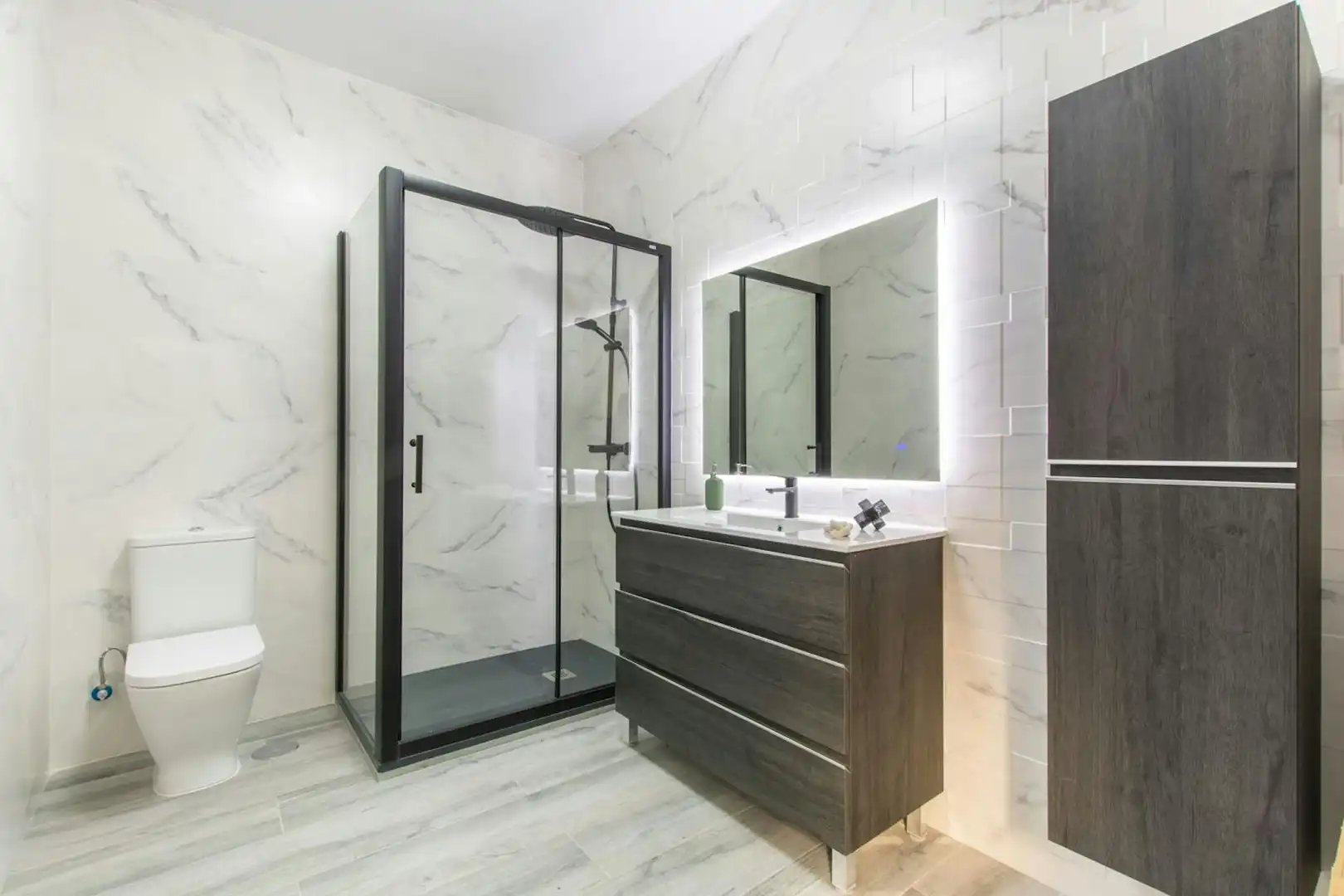 Badezimmer von Wohnung zur untervermieten in Madrid mit Heizung, Möbliert und Waschmaschine