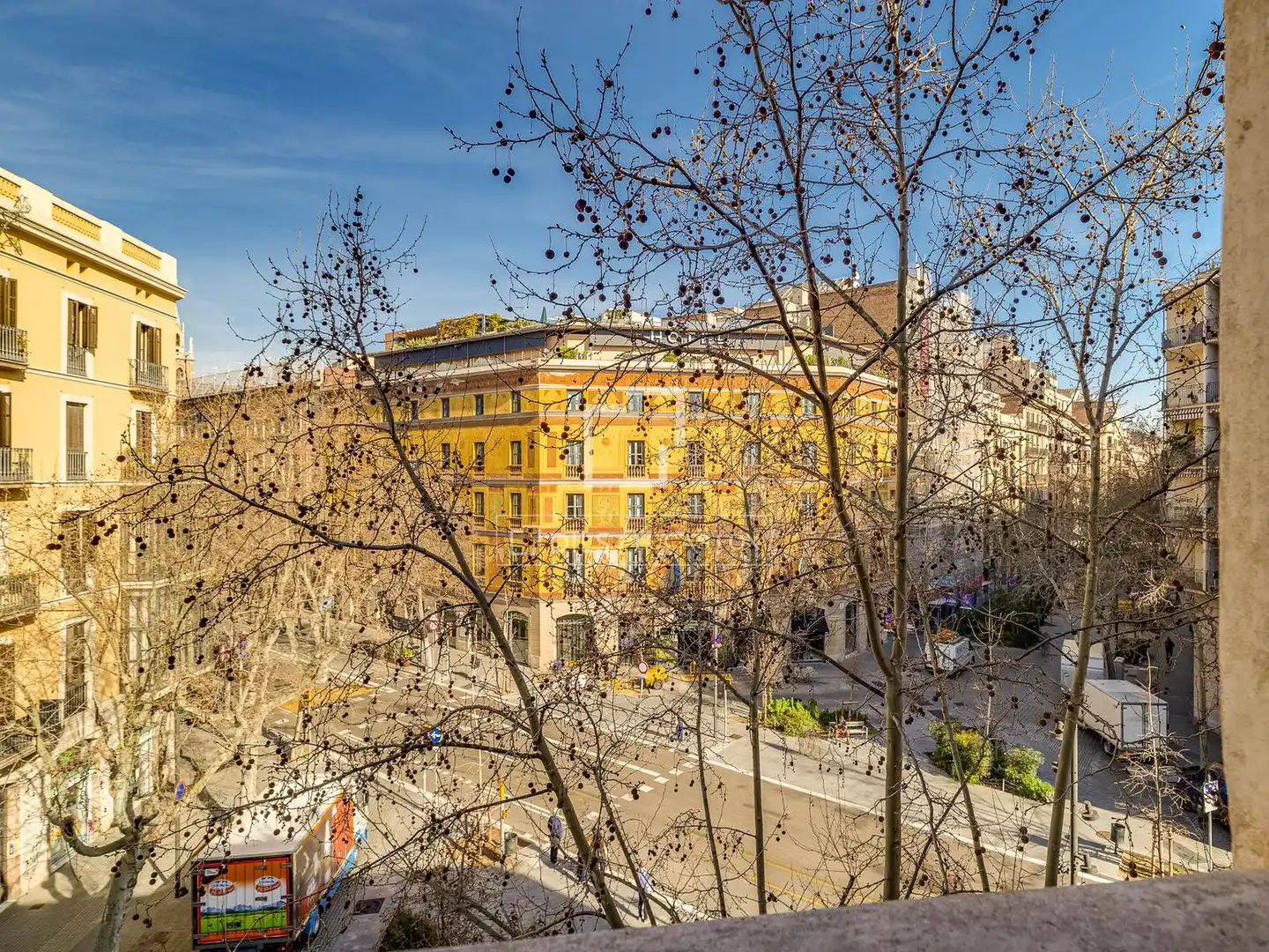 Vista exterior de Piso en venta en Barcelona con Calefacción, Parquet y Trastero