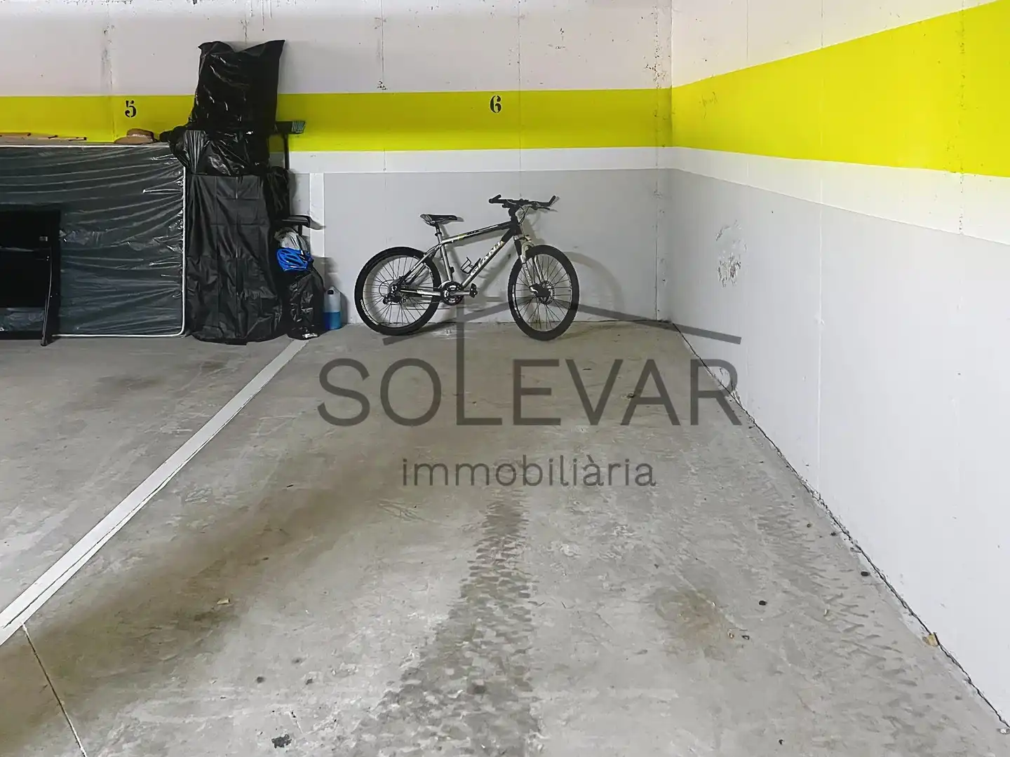 Parkplatz von Wohnung zum Verkauf in La Pobla de Segur mit Klimaanlage, Heizung und Parkett