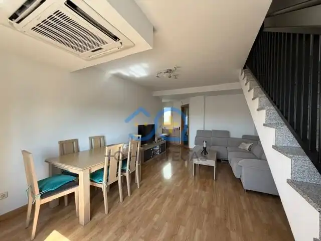 Sala de estar de Dúplex en venta en Numancia de la Sagra con Aire acondicionado, Calefacción y Alarma