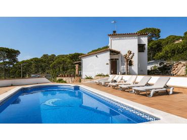 Detached house with pool for sale in Residencial Begur - Esclanyà