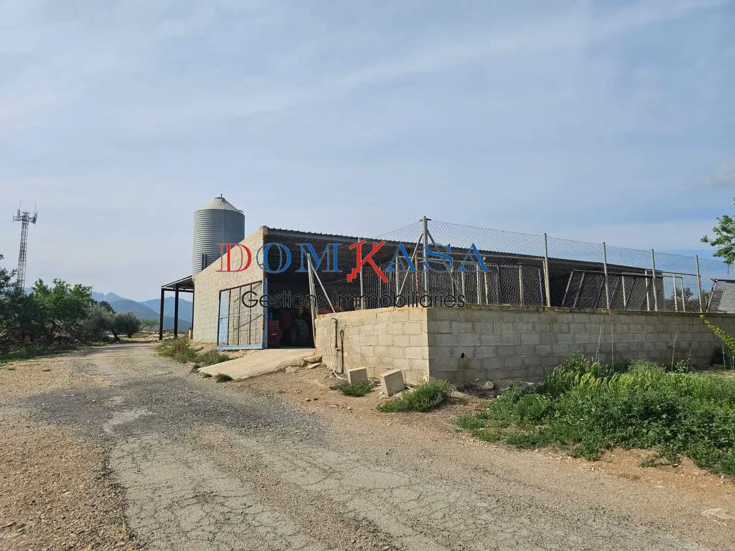 Exterior view of Industrial buildings for sale in Xerta