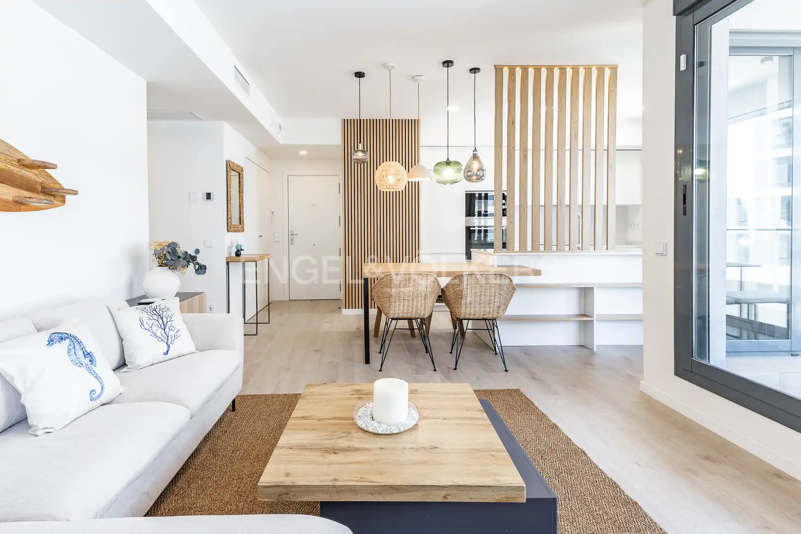 Sala d'estar de Pis de lloguer en Badalona amb Aire condicionat, Calefacció i Terrassa