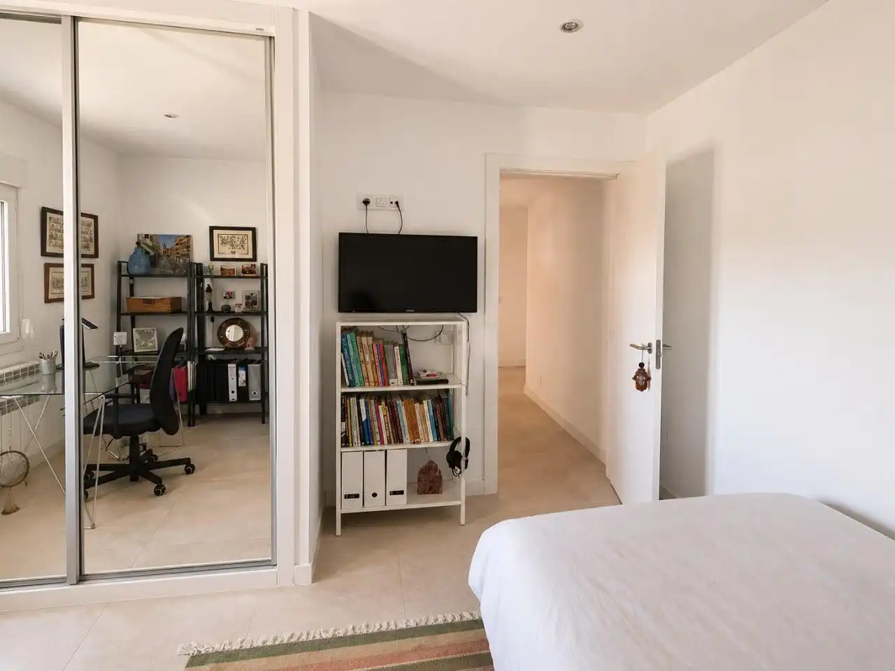 Bedroom of Houses for sale in La Cabrera  with Terrace
