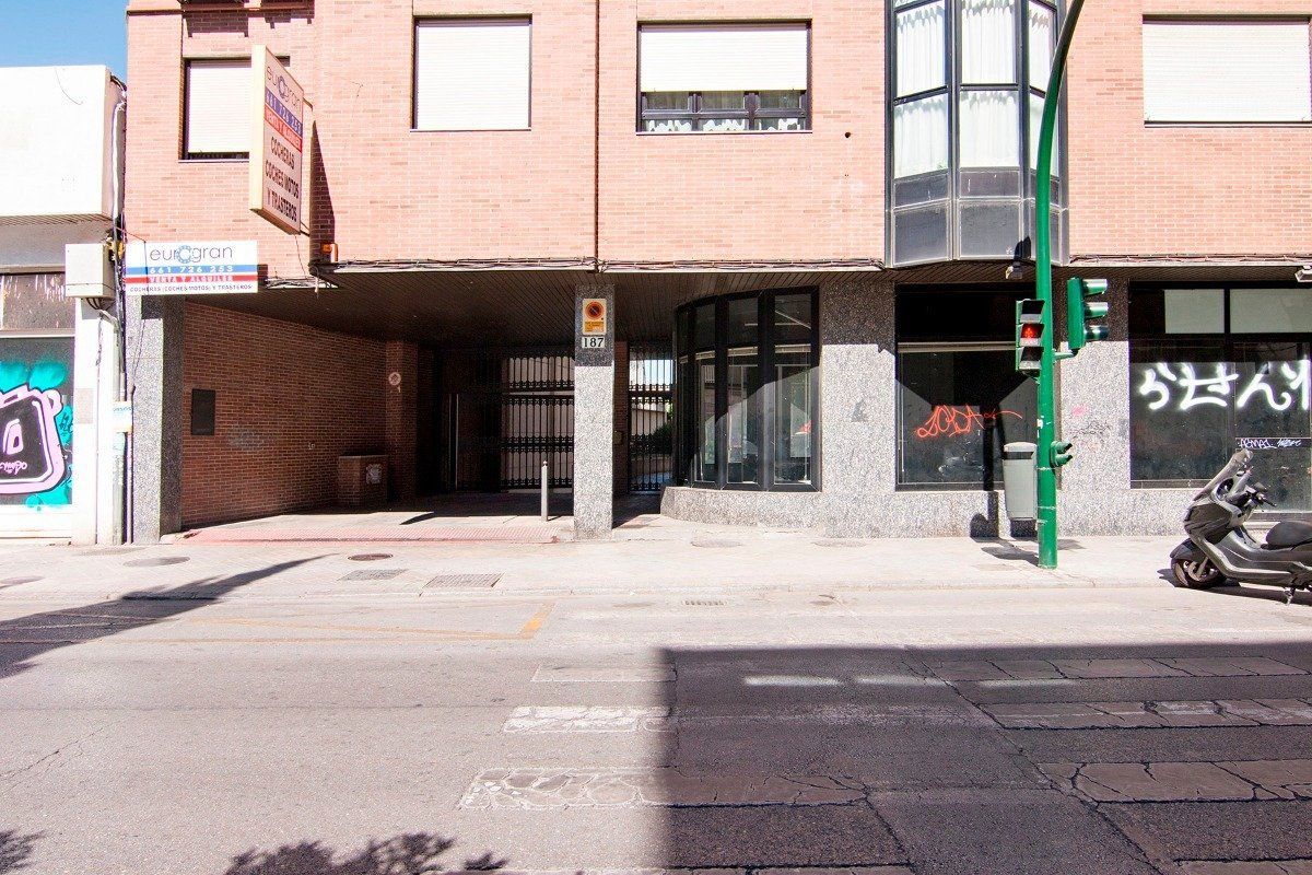 Vista exterior de Garaje en venta en  Granada Capital