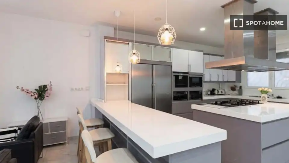 Cocina de Piso de alquiler en Valencia con Aire acondicionado, Calefacción y Amueblado