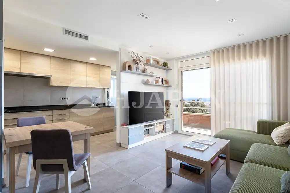Sala d'estar de Àtic en venda en Montgat amb Aire condicionat, Calefacció i Terrassa