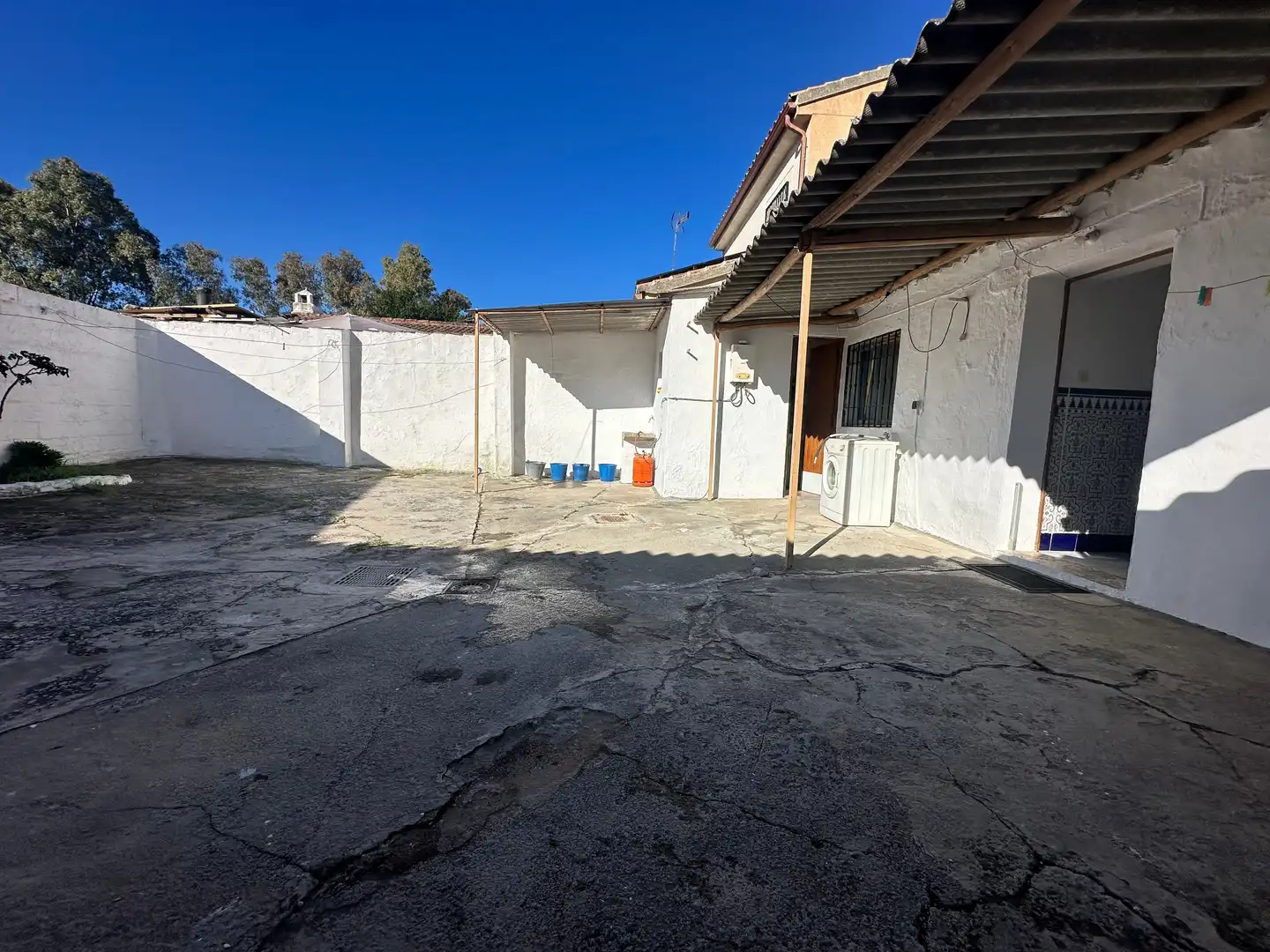 Vista exterior de Casa o xalet en venda en Archidona amb Terrassa i Moblat