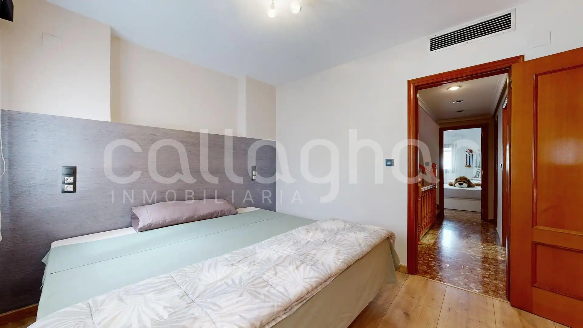 Habitación de Casa adosada en venta en Benetússer con Aire acondicionado, Calefacción y Terraza