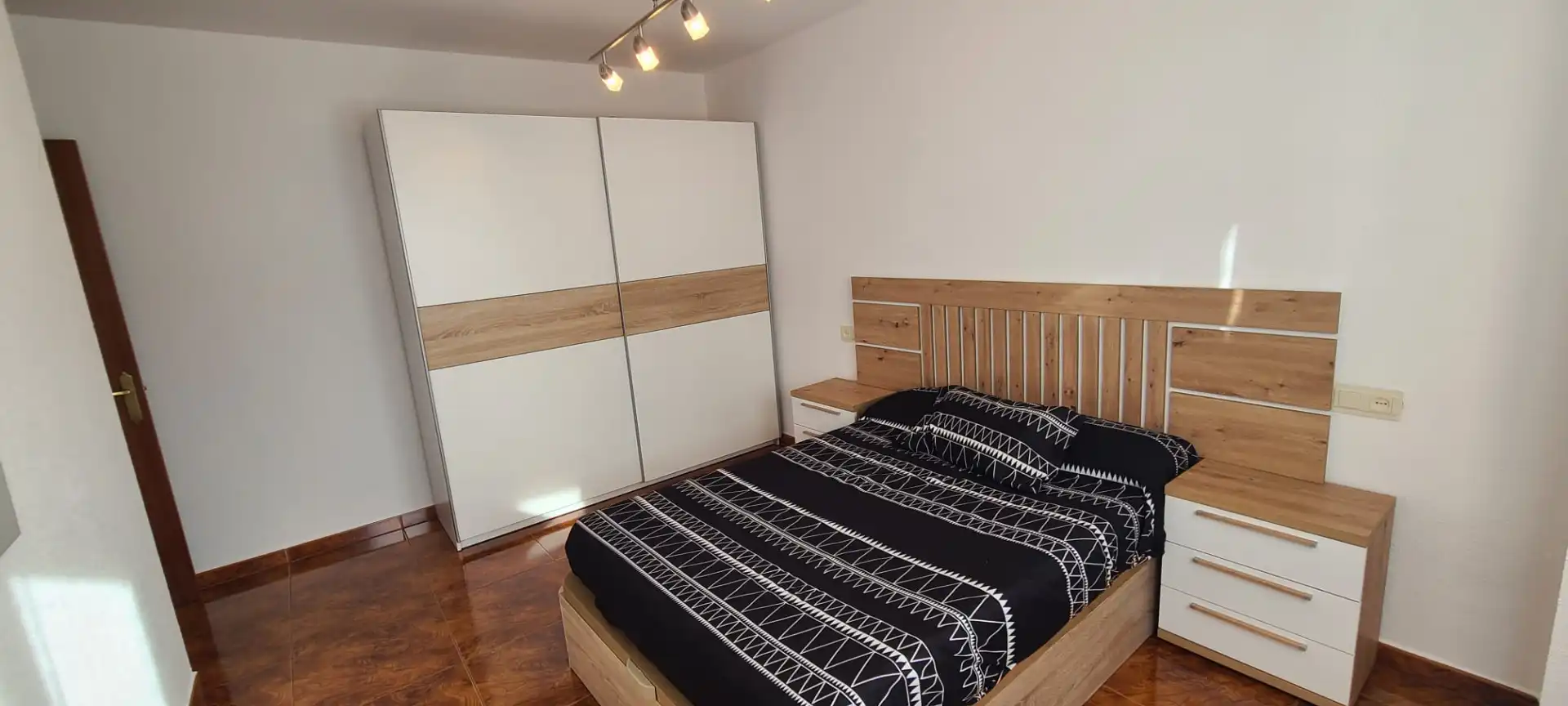 Habitación de Piso de alquiler en Gijón  con Calefacción y Amueblado