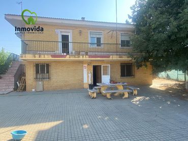Chalet con piscina en venta en Periurbano Oeste - Sierra