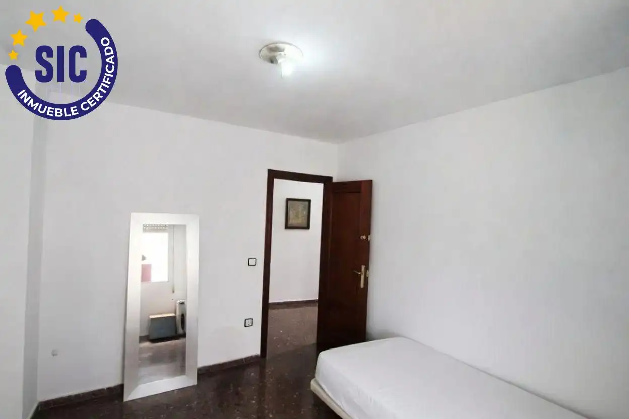 Habitación de Piso en venta en Paterna con Terraza y Balcón