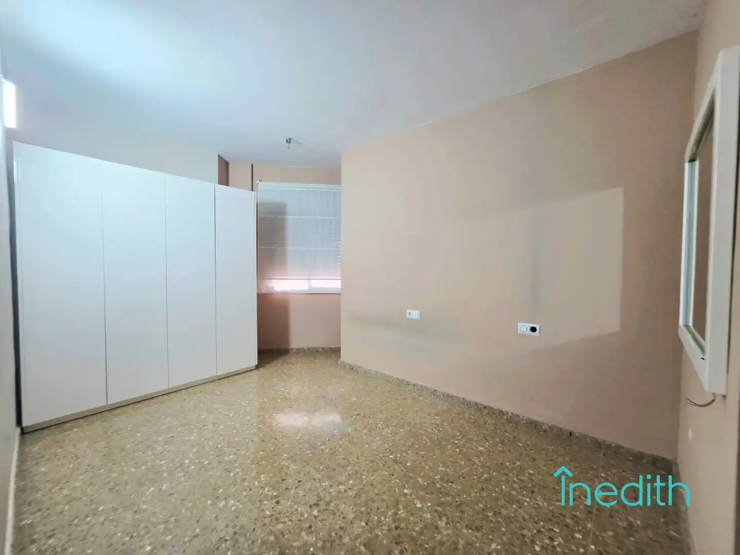 Habitación de Piso en venta en Viladecans con Aire acondicionado, Calefacción y Terraza