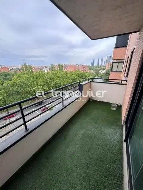 Terrace of Flat for rent in Madrid  with Air Conditioner, Parquet flooring and Swimming Pool