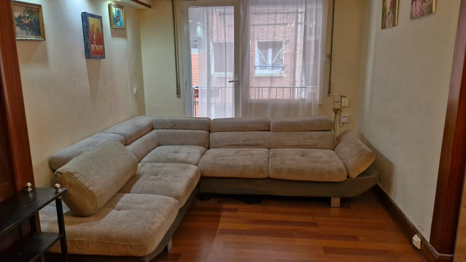Sala d'estar de Pis en venda en Bilbao  amb Calefacció, Parquet i Moblat