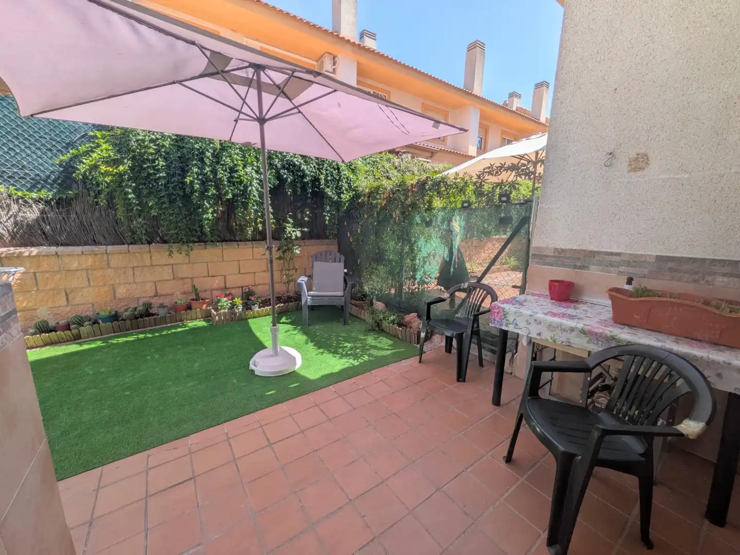 Terrassa de Casa adosada en venda en Villalbilla amb Piscina comunitària