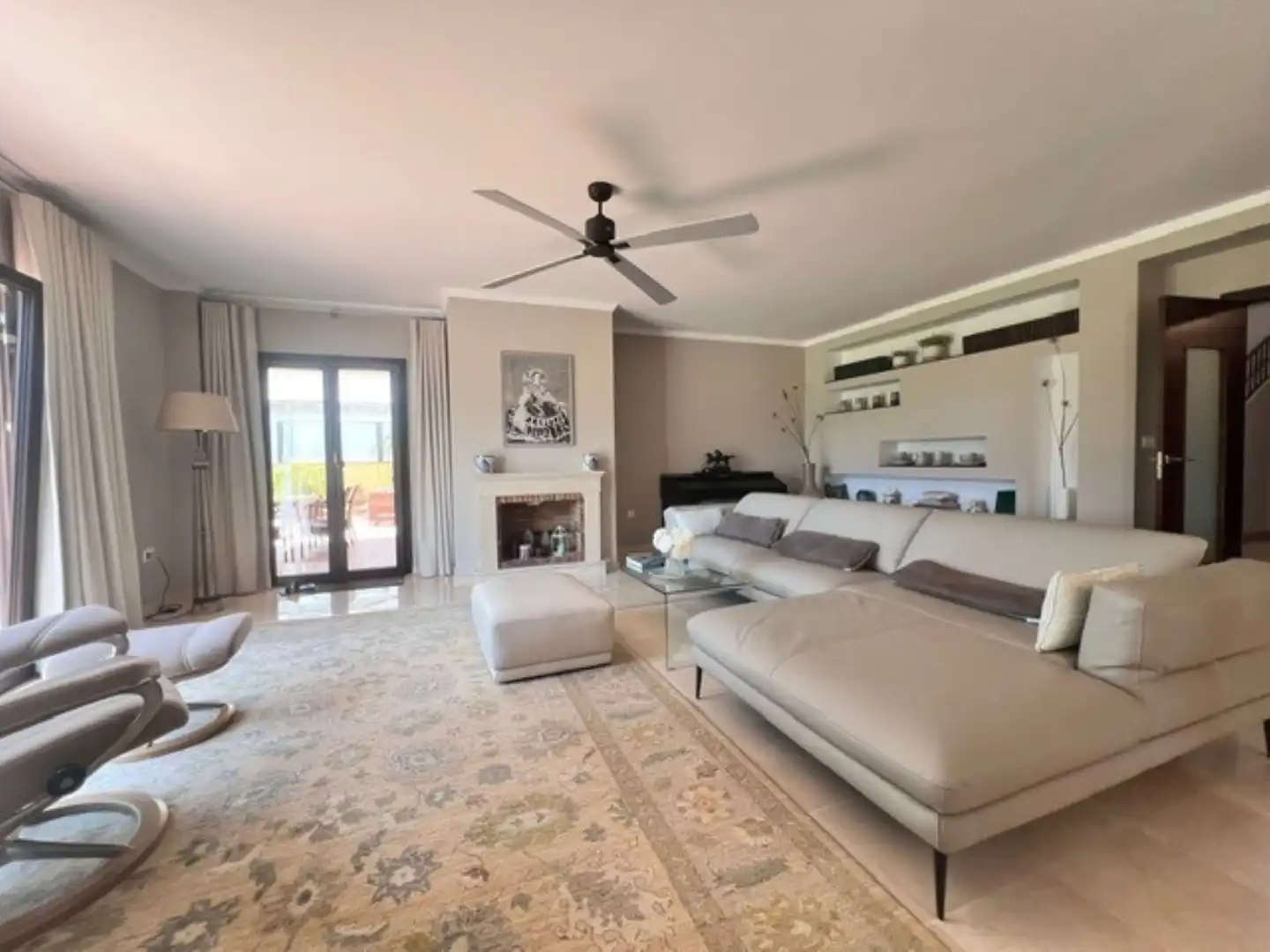 Chalet con piscina en venta en San Pedro de Alcántara, imagen 2