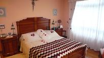 Dormitori de Casa o xalet en venda en Lardero amb Aire condicionat i Terrassa