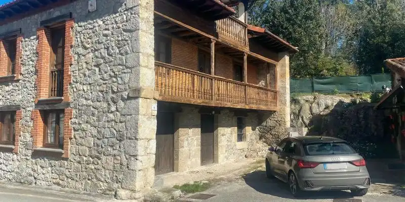 Vista exterior de Casa o xalet en venda en Entrambasaguas amb Jardí privat, Terrassa i Traster