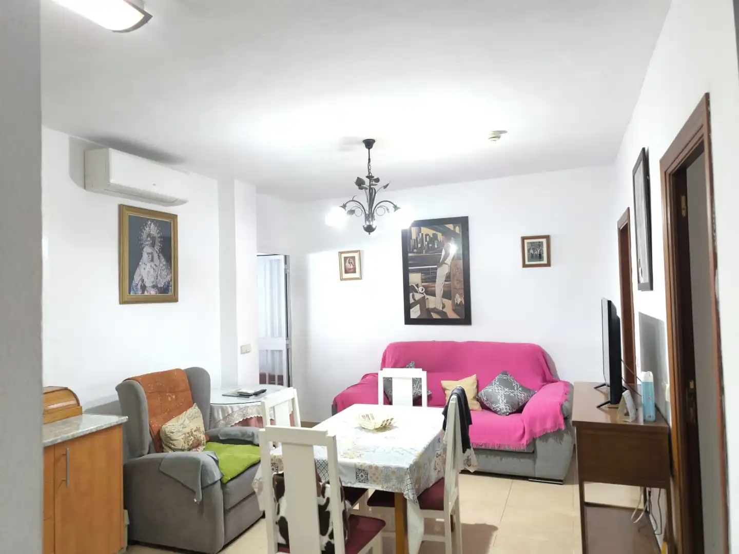 Living room of Detached homes for sale in Marbella  with Parquet flooring, Terrace and Oven