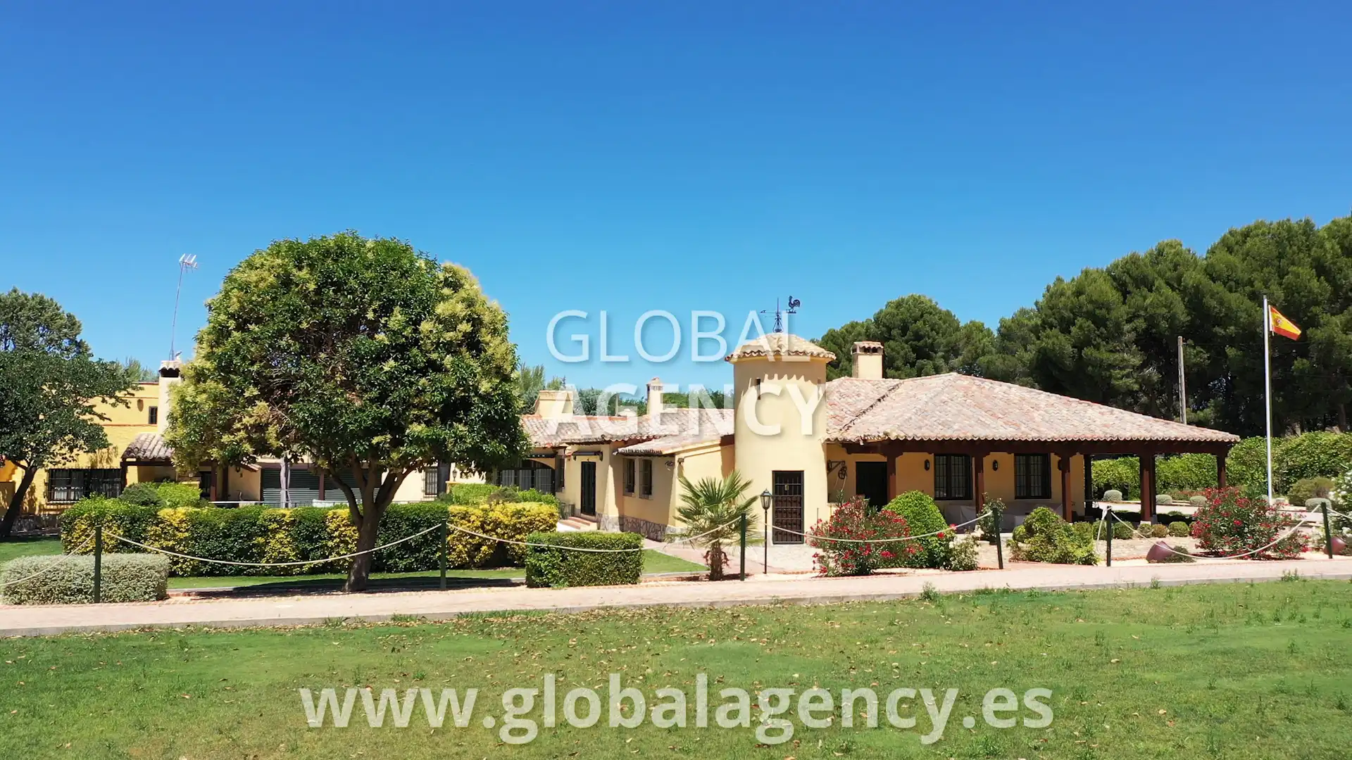 Vista exterior de Finca rústica en venda en Chinchón amb Aire condicionat, Calefacció i Jardí privat