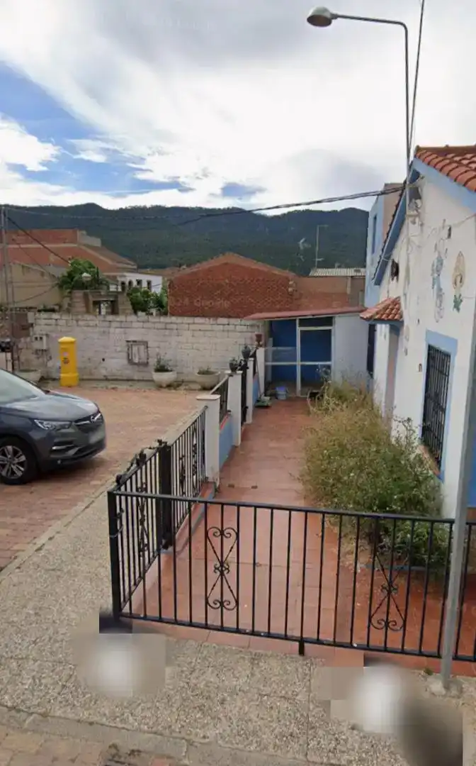 Vista exterior de Planta baixa en venda en Segura de la Sierra amb Traster i Moblat