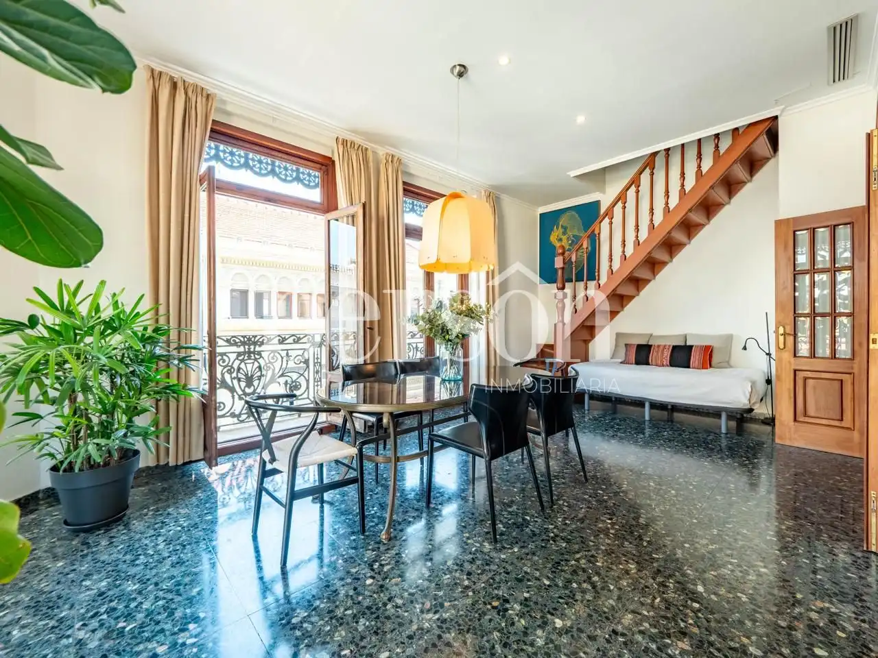 Piso con terraza en venta en Ciutat Vella