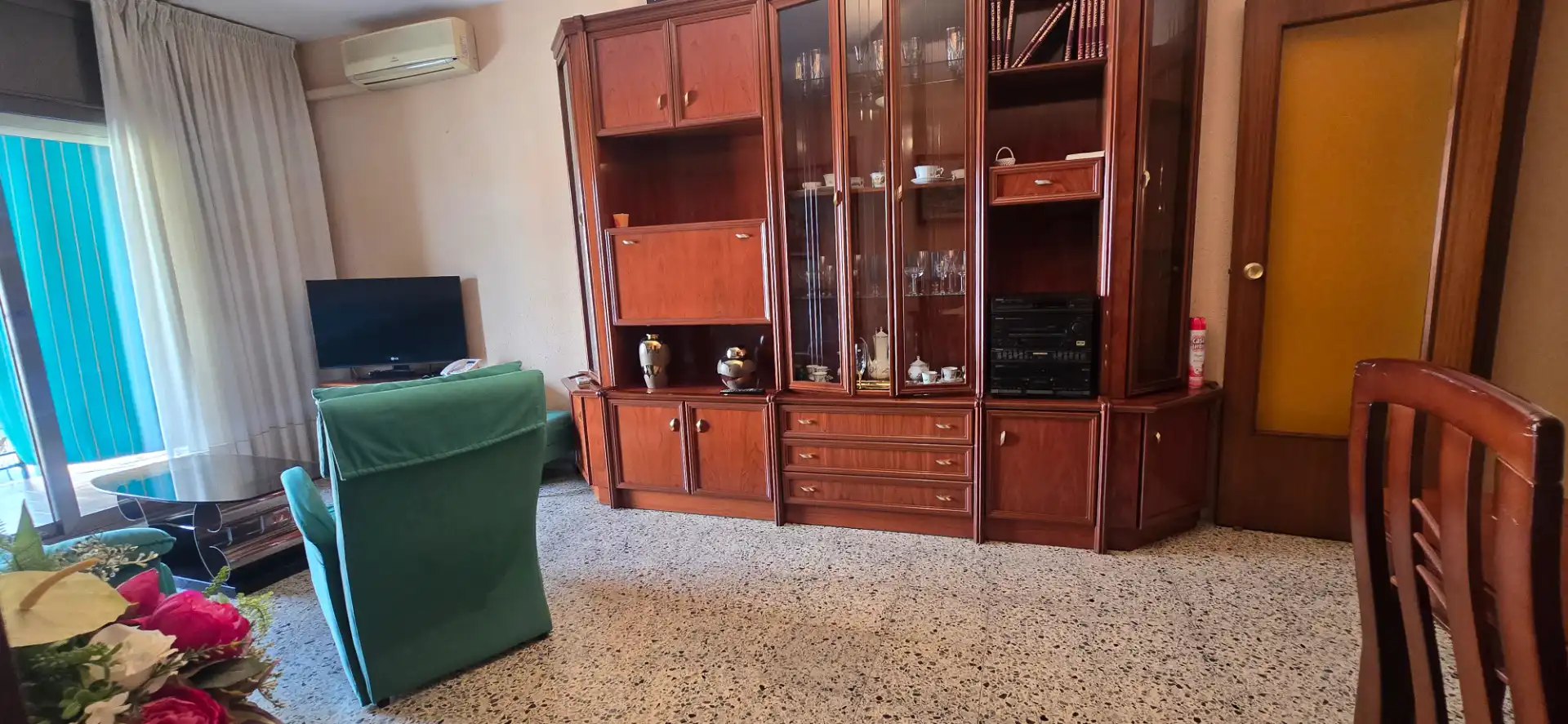 Sala de estar de Piso en venta en Santa Coloma de Gramenet con Aire acondicionado, Calefacción y Horno