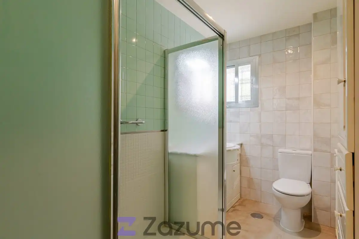 Badezimmer von Wohnung zur Miete in Madrid mit Klimaanlage, Heizung und Möbliert