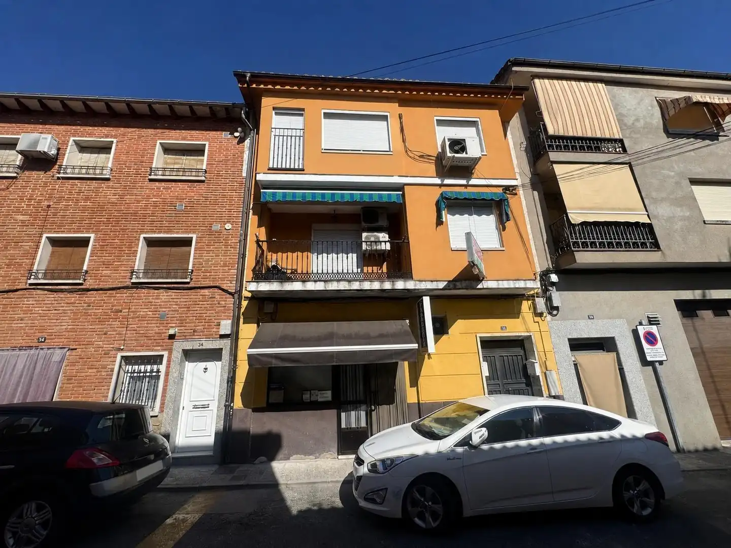 Außenansicht von Wohnung zum Verkauf in Candeleda mit Klimaanlage und Heizung