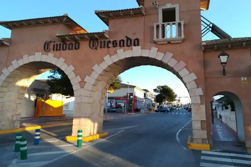 Casa adosada en venta en Rojales con Jardín privado, Terraza y Piscina comunitaria