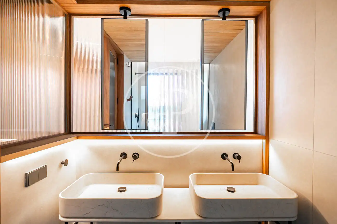 Baño de Piso de alquiler en Barcelona con Aire acondicionado, Calefacción y Jardín privado