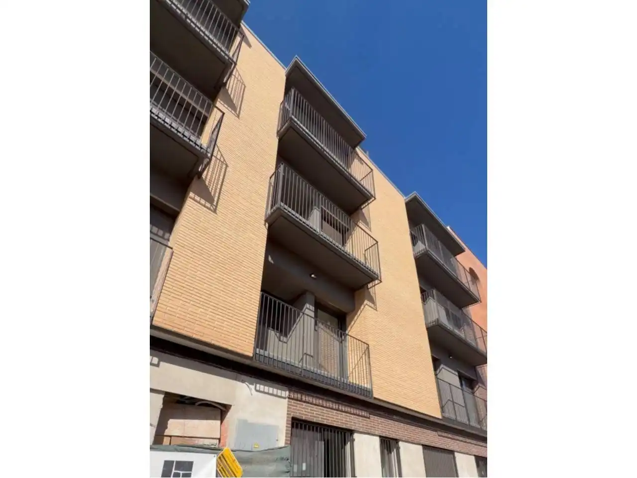 Pis amb ascensor en venda a Calle  Prat de la Riba 173