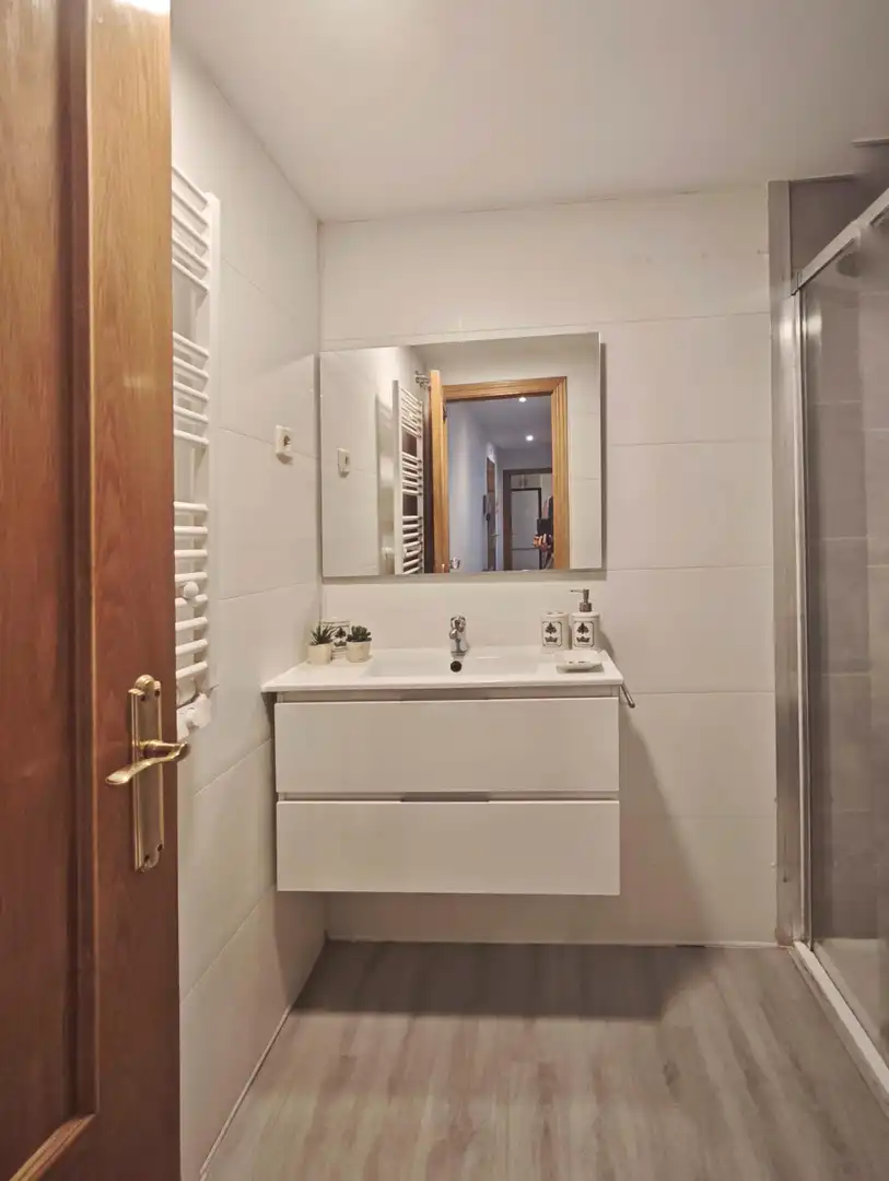 Baño de Piso de alquiler en Madrid con Aire acondicionado, Calefacción y Amueblado