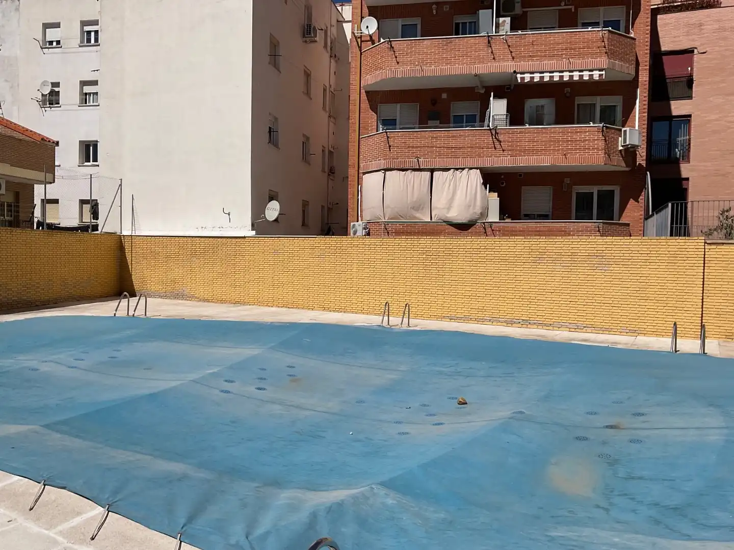 Parking de Piso en venta en Alcalá de Henares con Calefacción, Parquet y Terraza