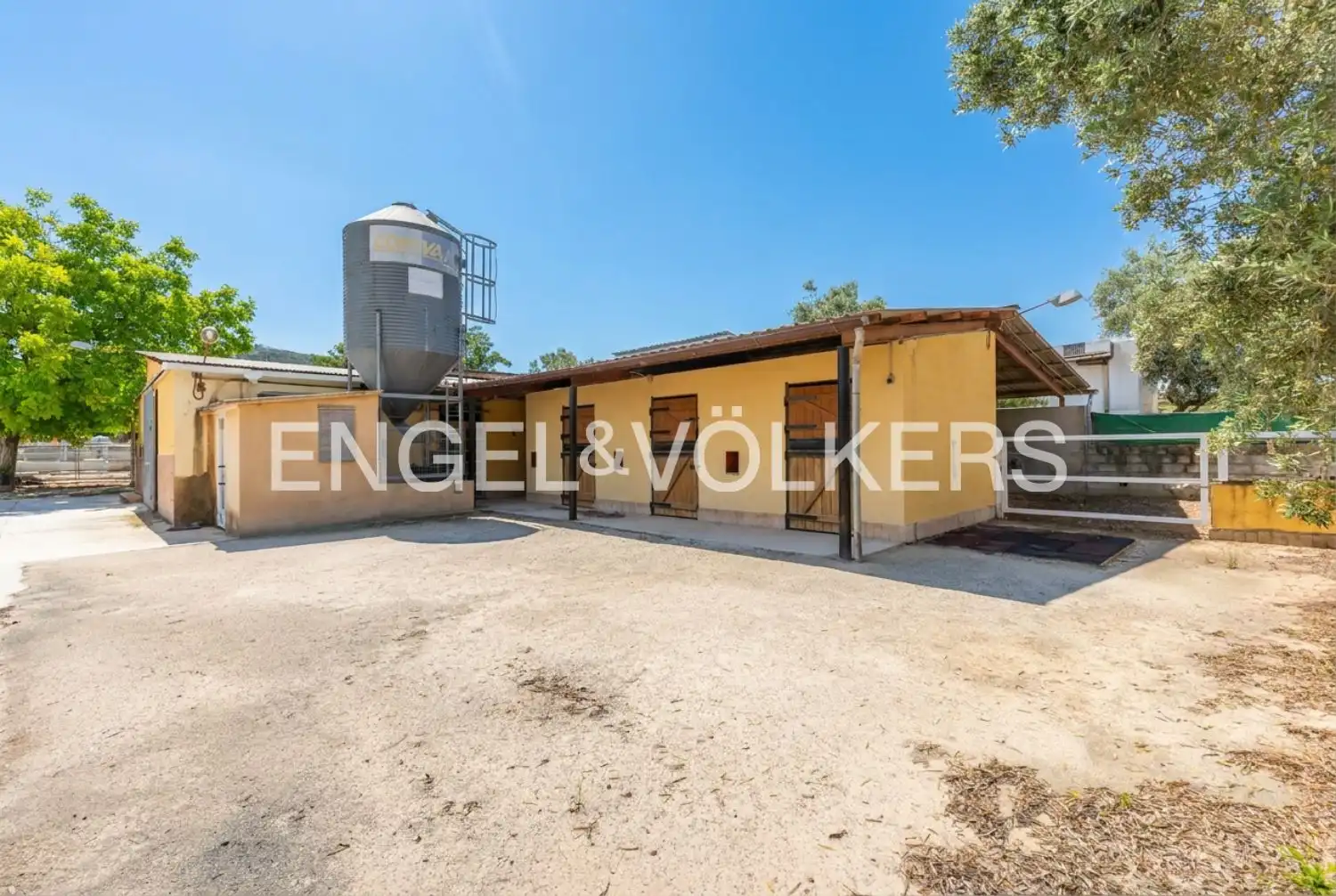 Vista exterior de Casa o chalet en venta en Enguera con Aire acondicionado, Calefacción y Jardín privado