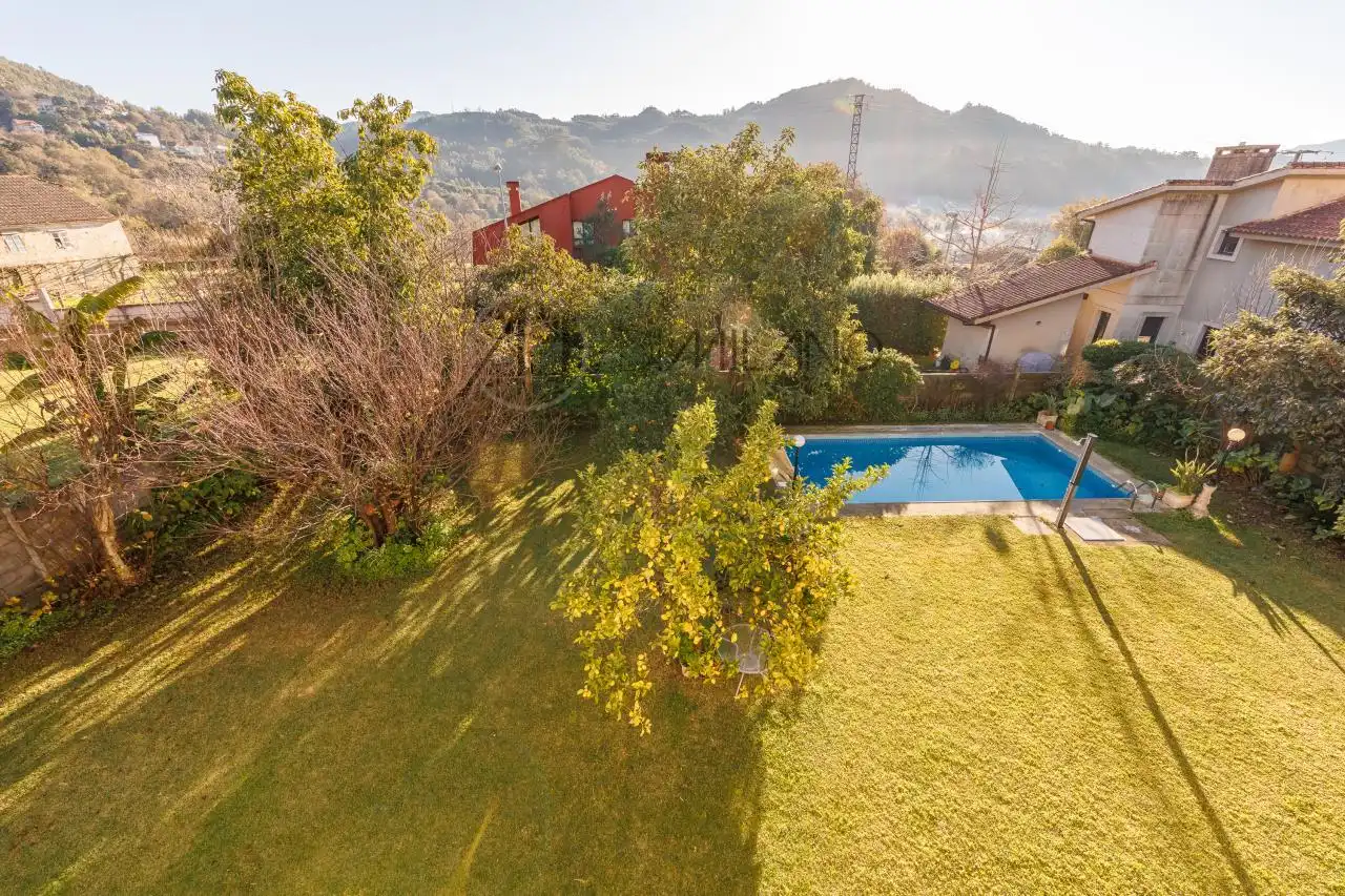Jardí de Casa o xalet en venda en Nigrán amb Calefacció, Jardí privat i Terrassa