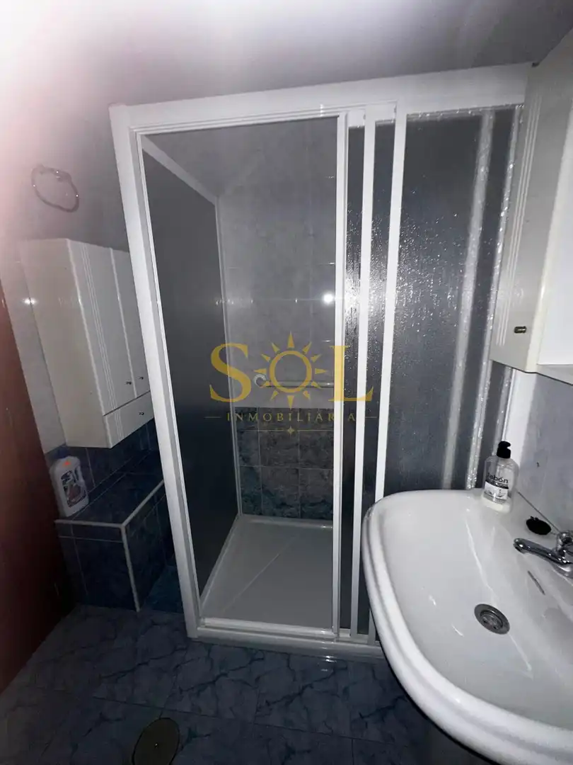Baño de Piso en venta en La Pola de Gordón  con Calefacción, Parquet y Amueblado