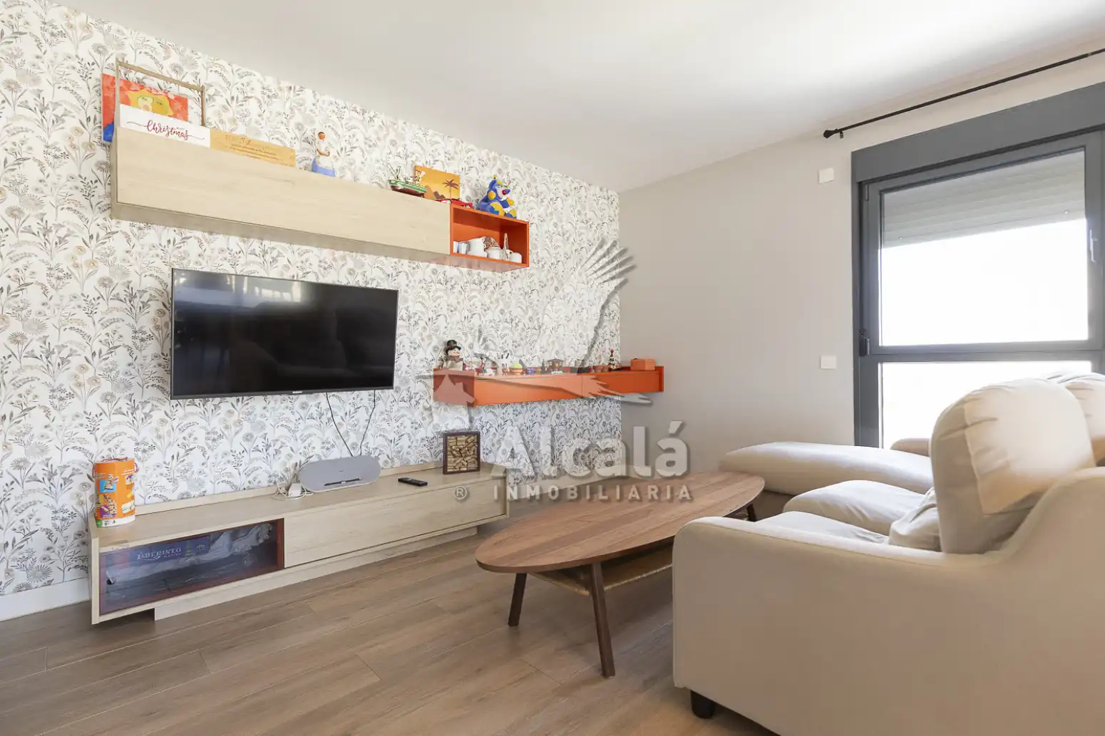 Sala d'estar de Àtic en venda en Rivas-Vaciamadrid amb Aire condicionat, Calefacció i Jardí privat