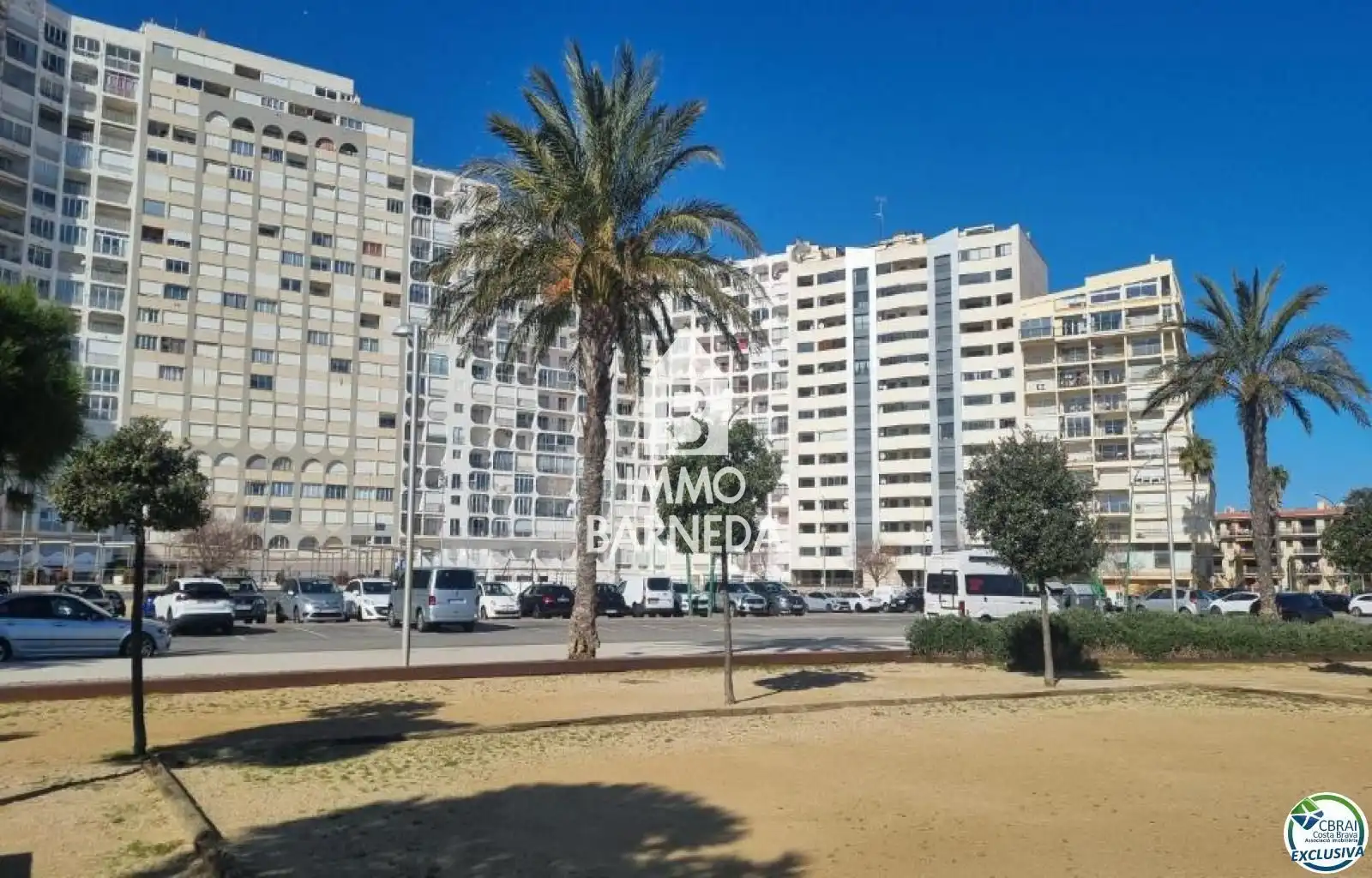 Vista exterior de Pis en venda en Empuriabrava amb Aire condicionat, Calefacció i Terrassa