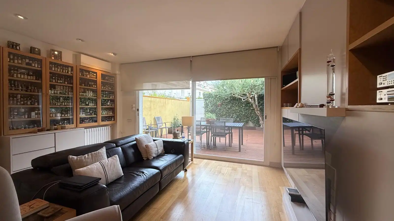 Sala de estar de Casa adosada en venta en Palafrugell con Aire acondicionado, Calefacción y Jardín privado