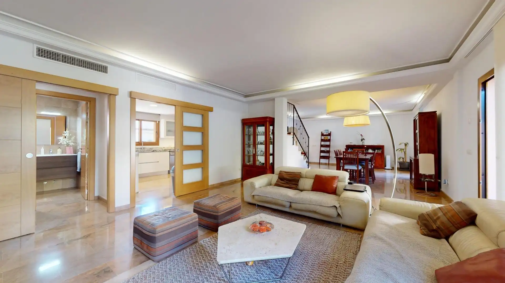 Sala d'estar de Casa o xalet en venda en  Palma de Mallorca amb Aire condicionat, Jardí privat i Piscina
