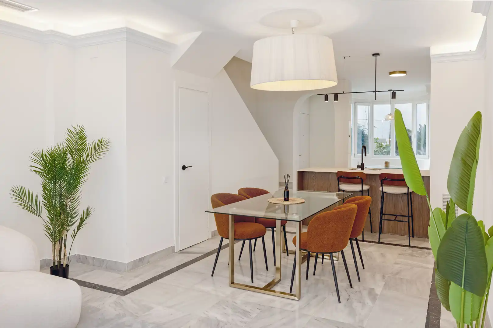 Esszimmer von Erdgeschoss zum Verkauf in Marbella mit Klimaanlage, Heizung und Terrasse