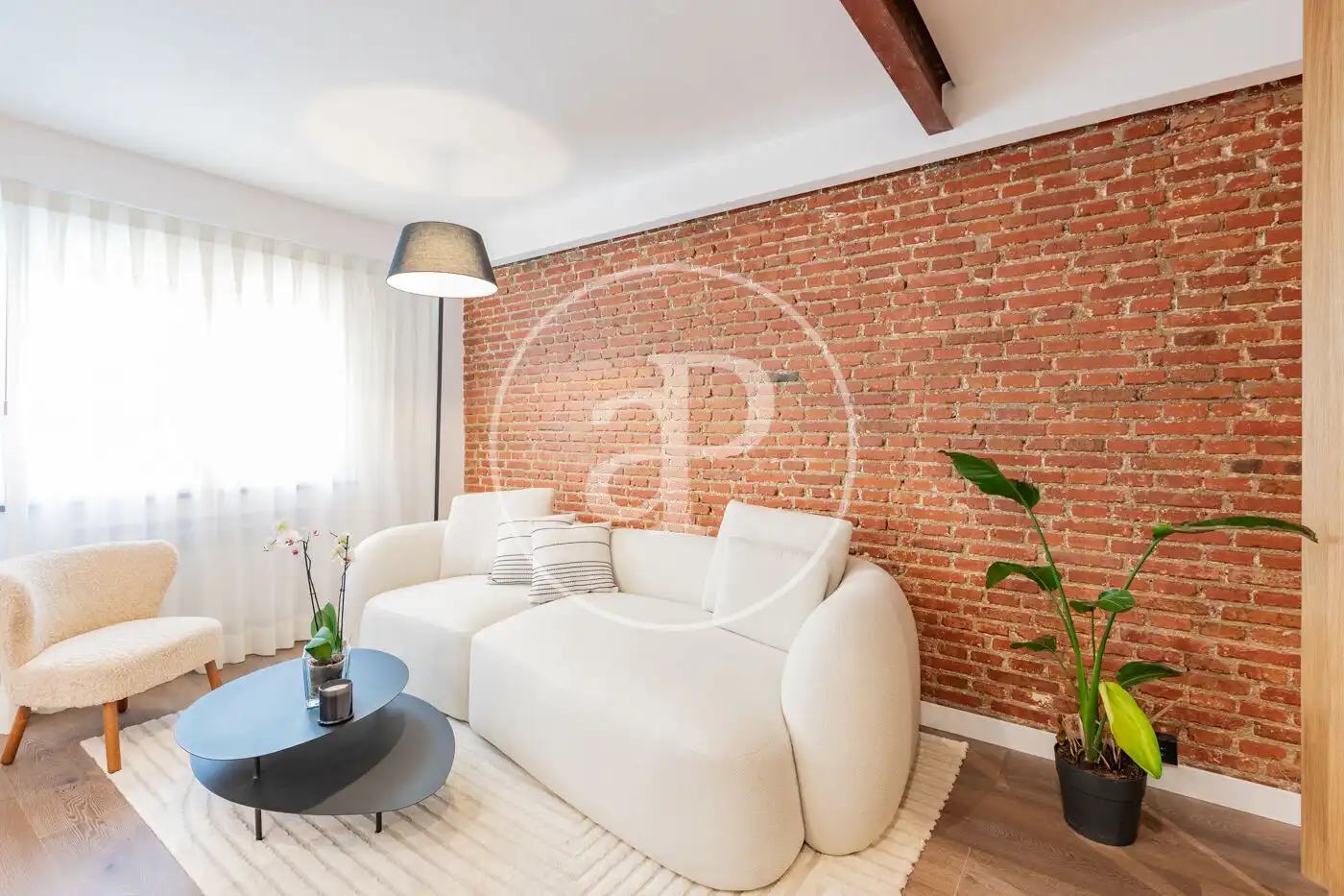 Sala d'estar de Pis en venda en Madrid amb Aire condicionat, Calefacció i Moblat