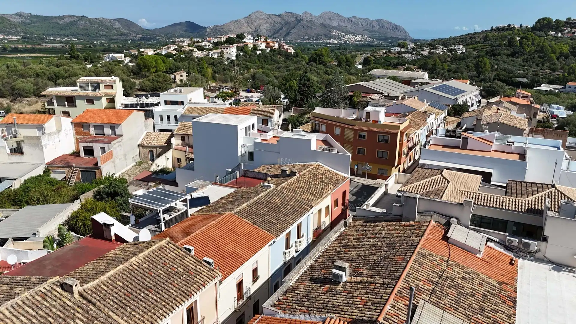 Vista exterior de Casa adosada en venda en Orba amb Aire condicionat, Calefacció i Terrassa
