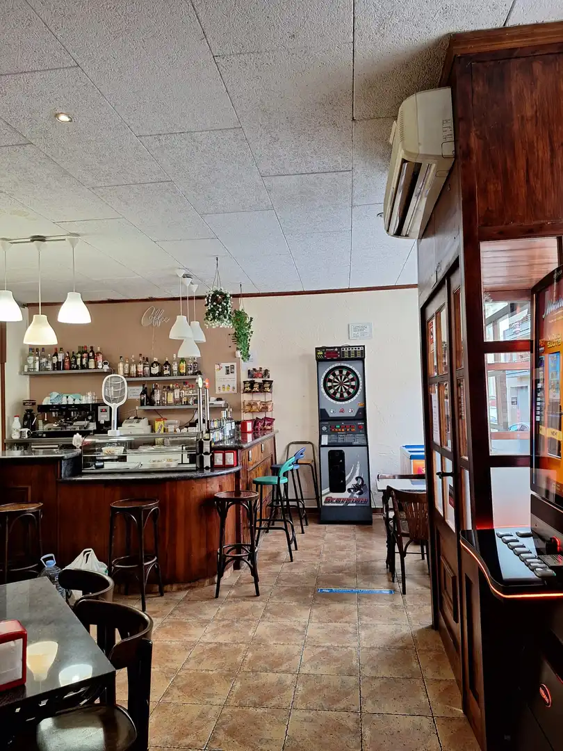 Business premises for sale in Carrer del Mas Calvo 21, imagen 2