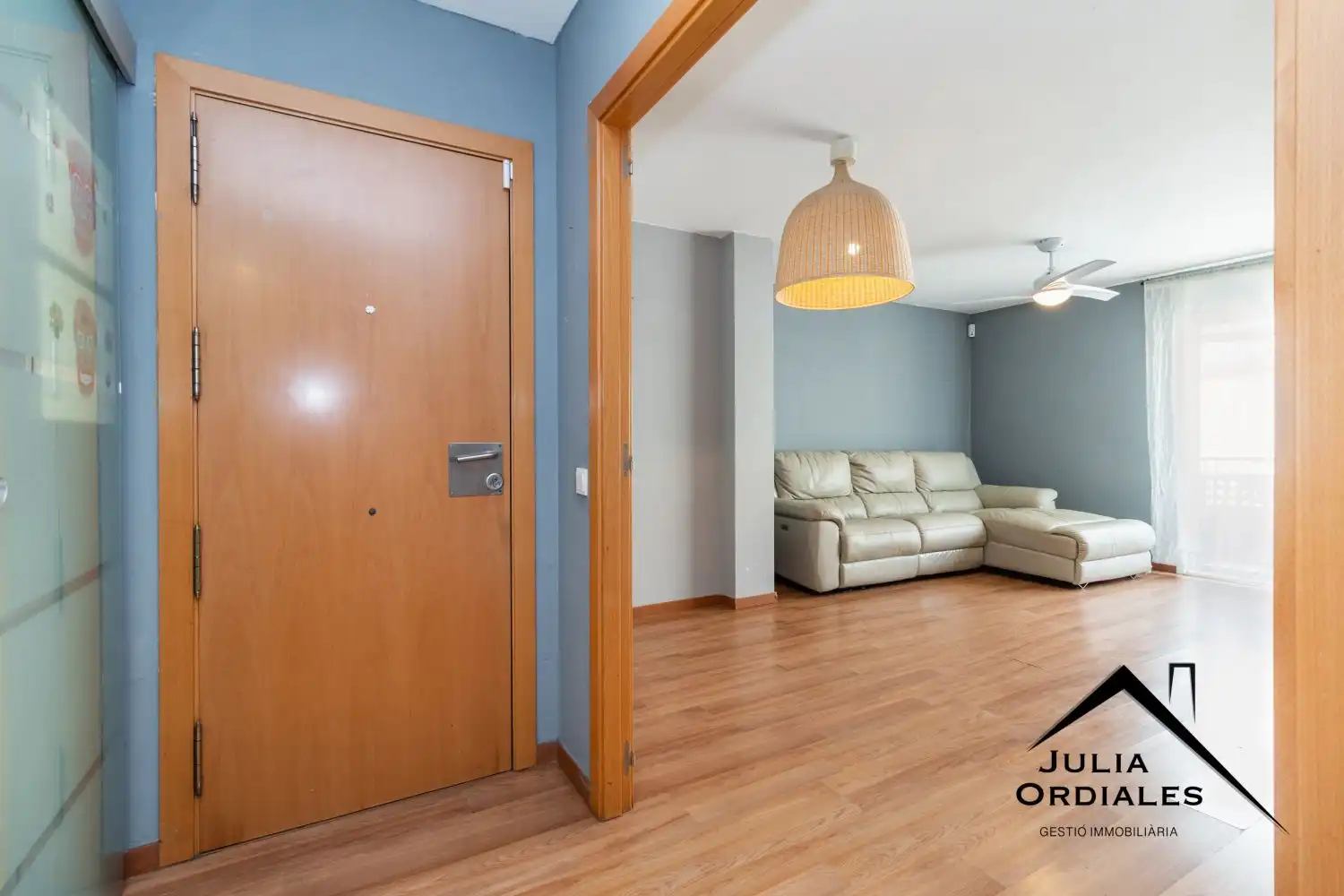 Sala d'estar de Pis en venda en Els Hostalets de Pierola amb Calefacció, Parquet i Terrassa