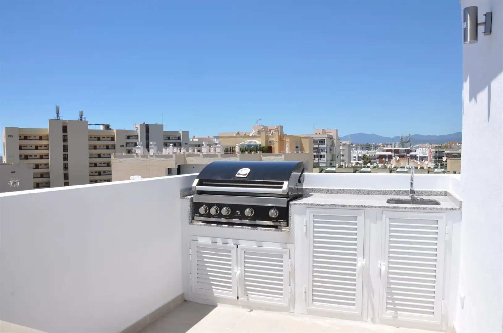 Terraza de Ático en venta en Marbella con Aire acondicionado, Terraza y Internet